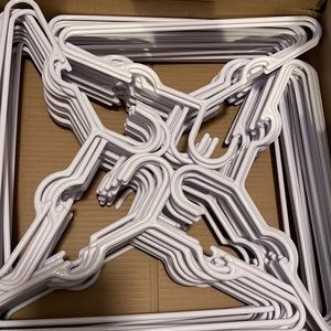 Delta Infant/Toddler Plastic Hangers 100ct
